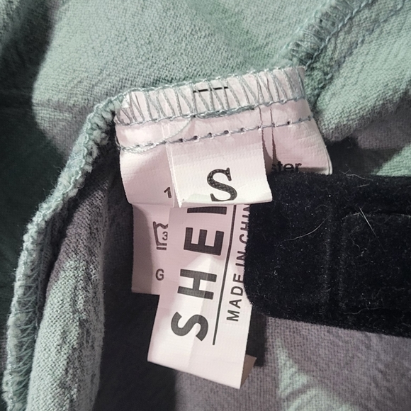 SHEIN Women's Green Smocked Short Puffed Sleeve Midi Dress Size Small EUC 🐈 - Picture 3 of 7